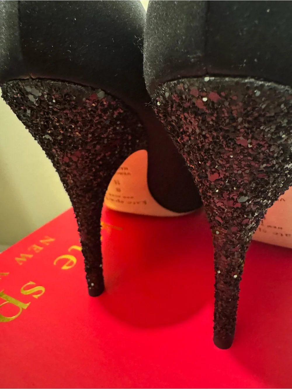 Kate Spade Latrice Black Satin Glitter Bow Heels Pump. Size 8 Made in Italy